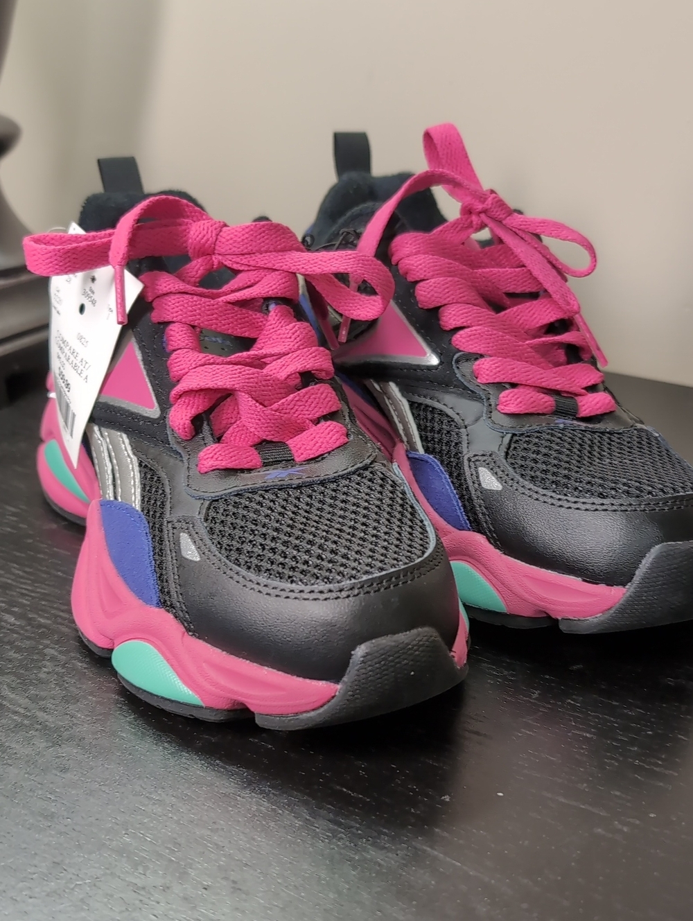 Reebok Women's Running Shoes Classic Nylon Retro Size 8.5 NEW